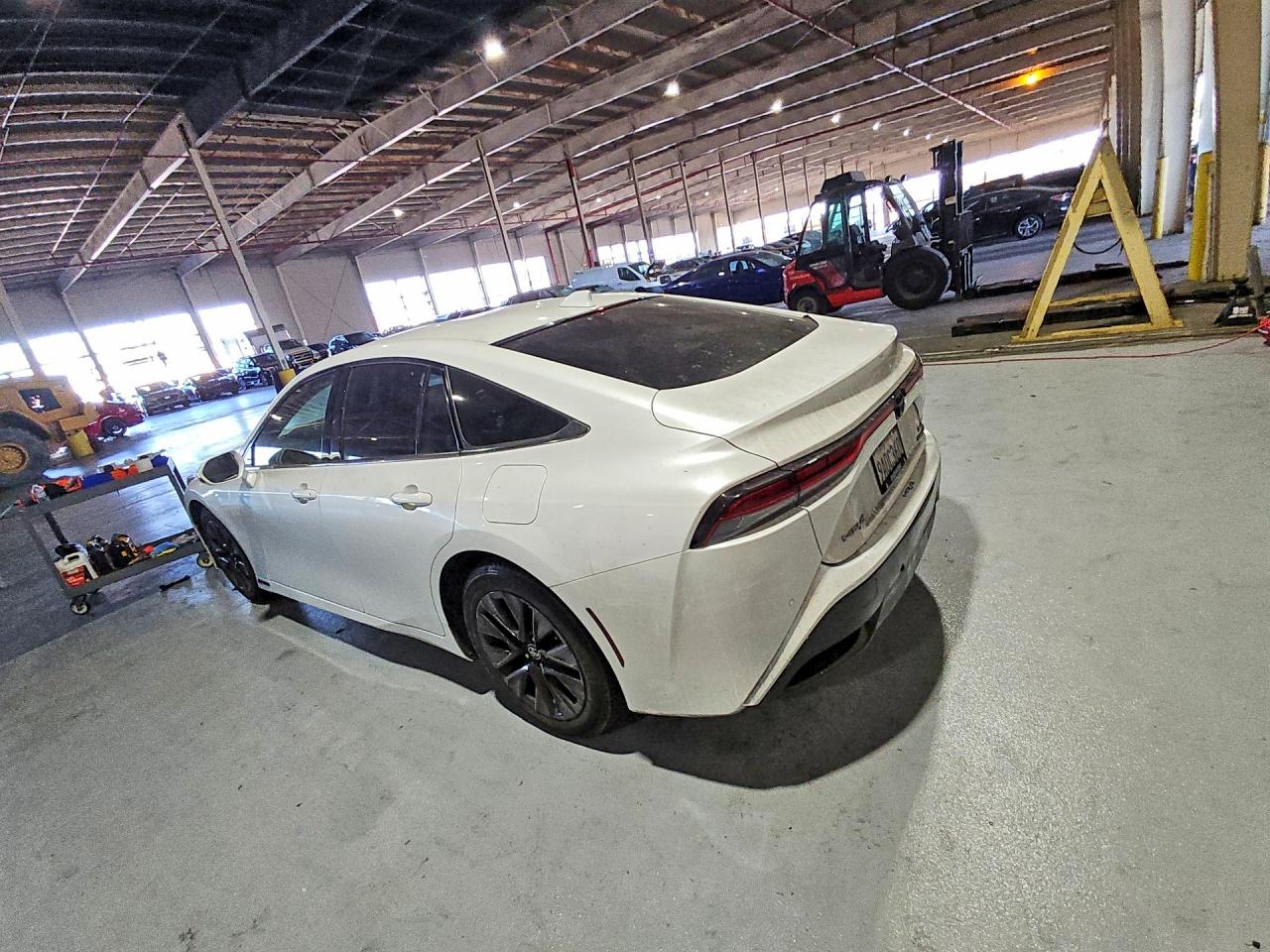2022 TOYOTA MIRAI XLE — снимка 2