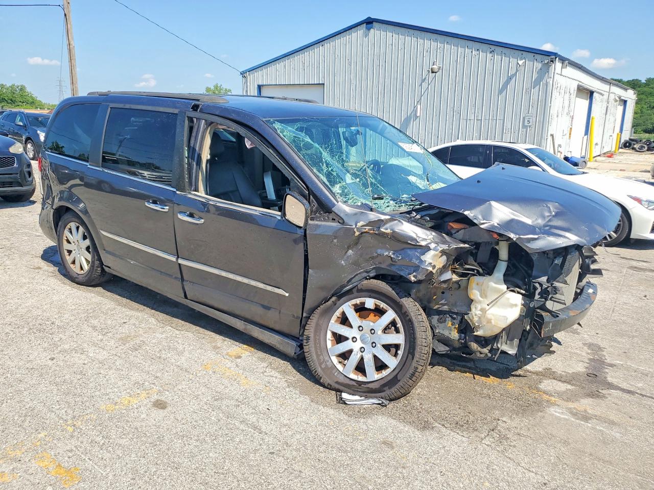 2016 CHRYSLER TOWN & COUNTRY TOURING — снимка 4