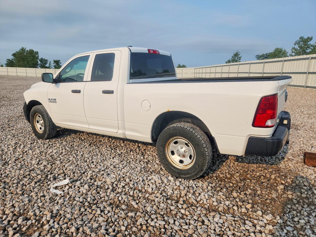 2016 RAM 1500 ST — снимка 2