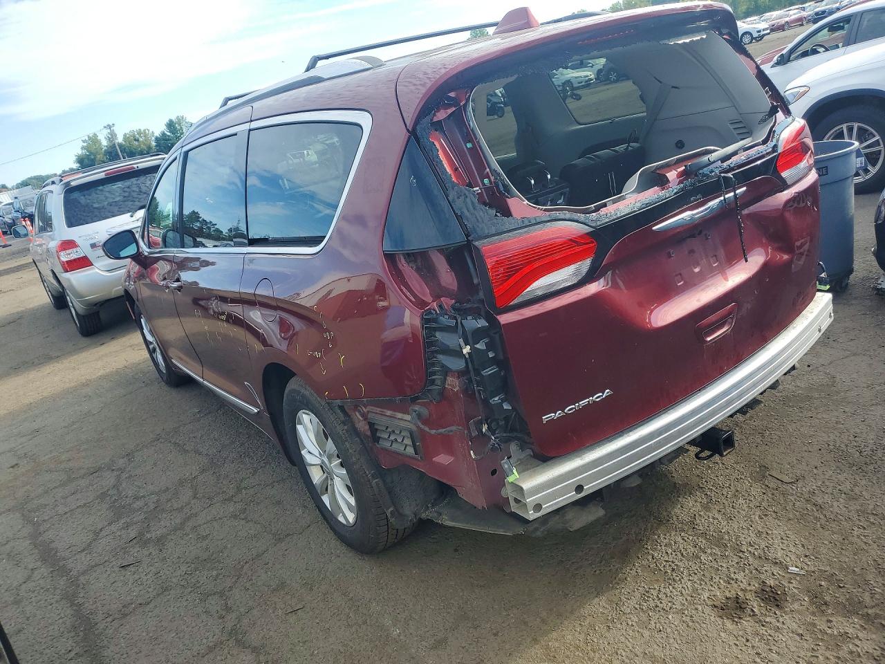 2018 CHRYSLER PACIFICA TOURING L — снимка 2