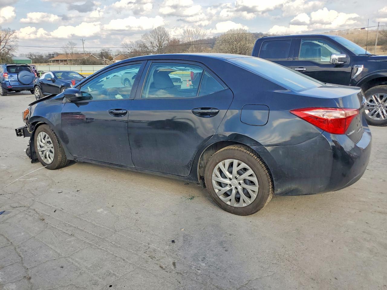 2019 TOYOTA COROLLA LE — снимка 2