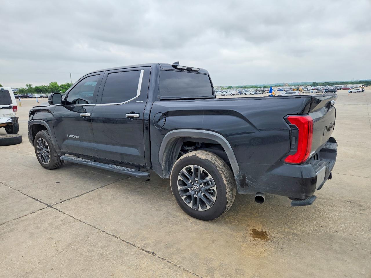 2026 TOYOTA TUNDRA CREWMAX LIMITED — снимка 2