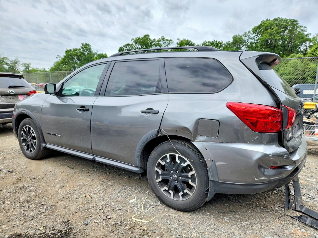 2020 NISSAN PATHFINDER SL — снимка 2