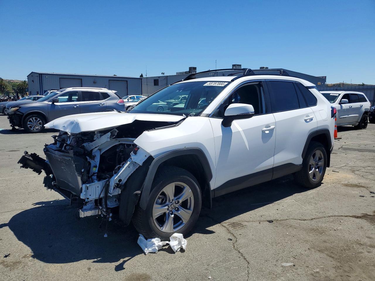2023 TOYOTA RAV4 XLE