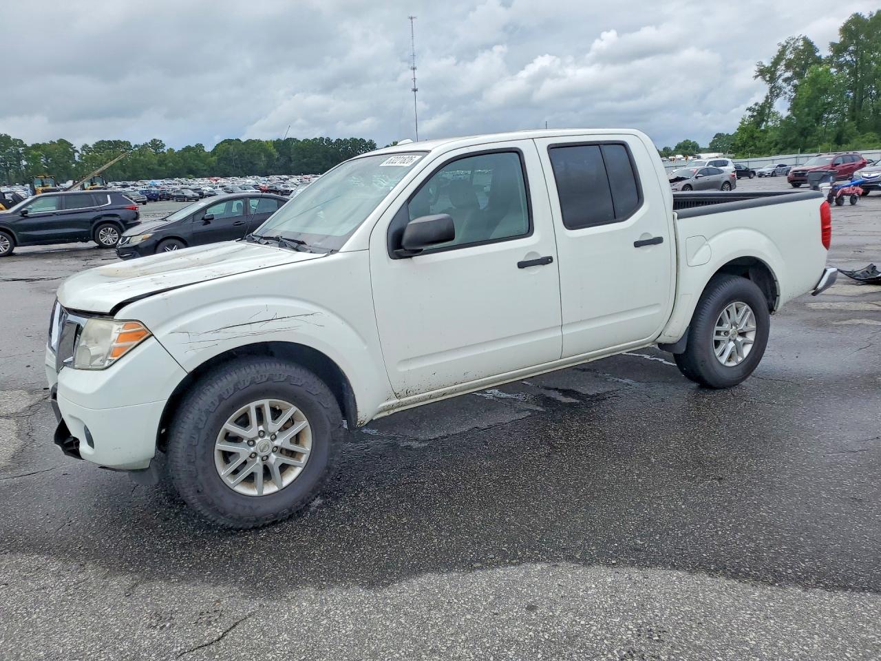 2015 NISSAN FRONTIER SV