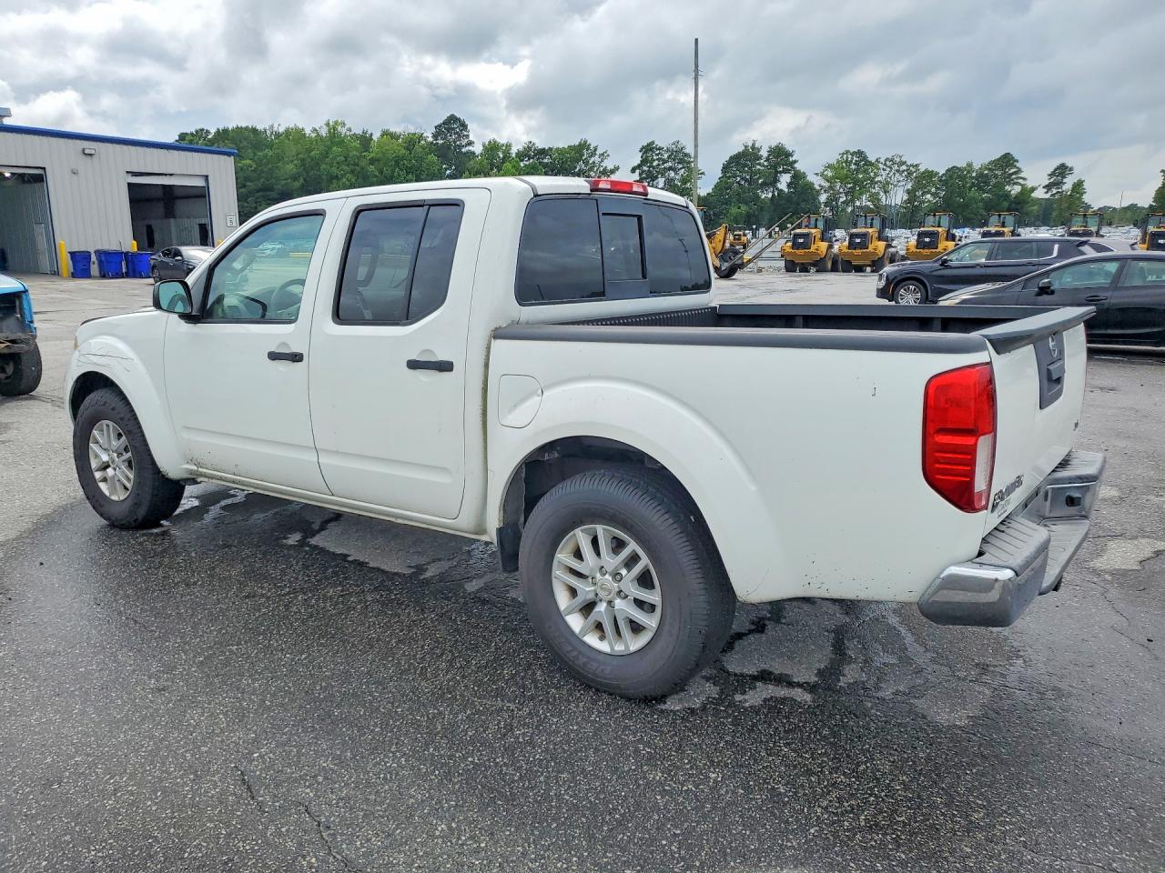 2015 NISSAN FRONTIER SV — снимка 2