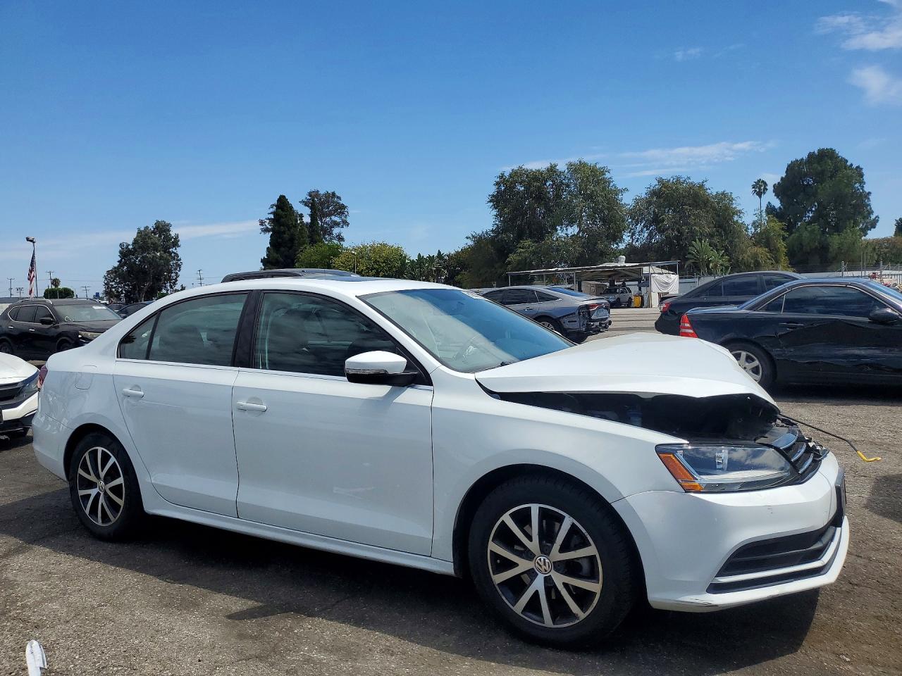 2017 VOLKSWAGEN JETTA SE — снимка 4