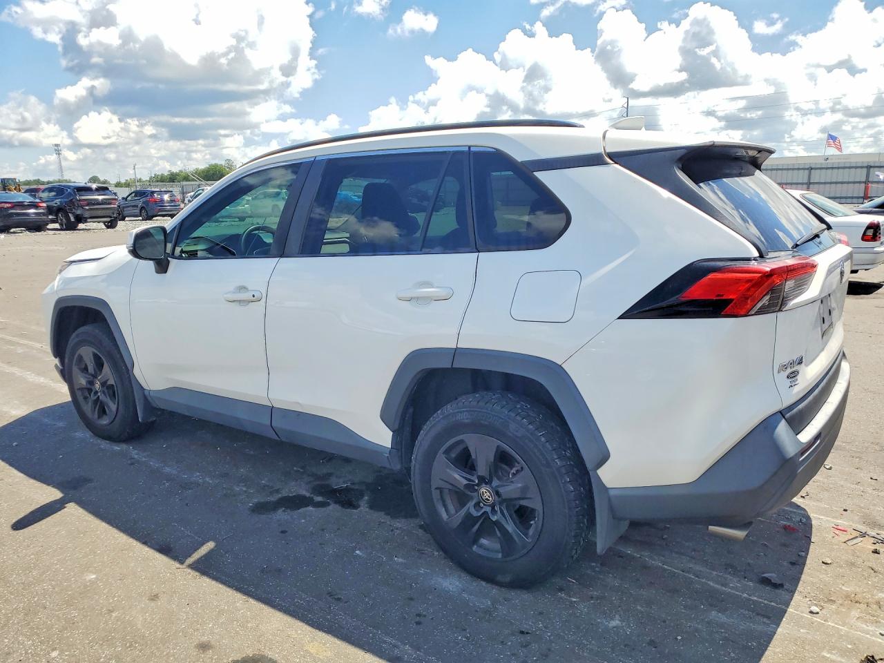 2021 TOYOTA RAV4 — снимка 2