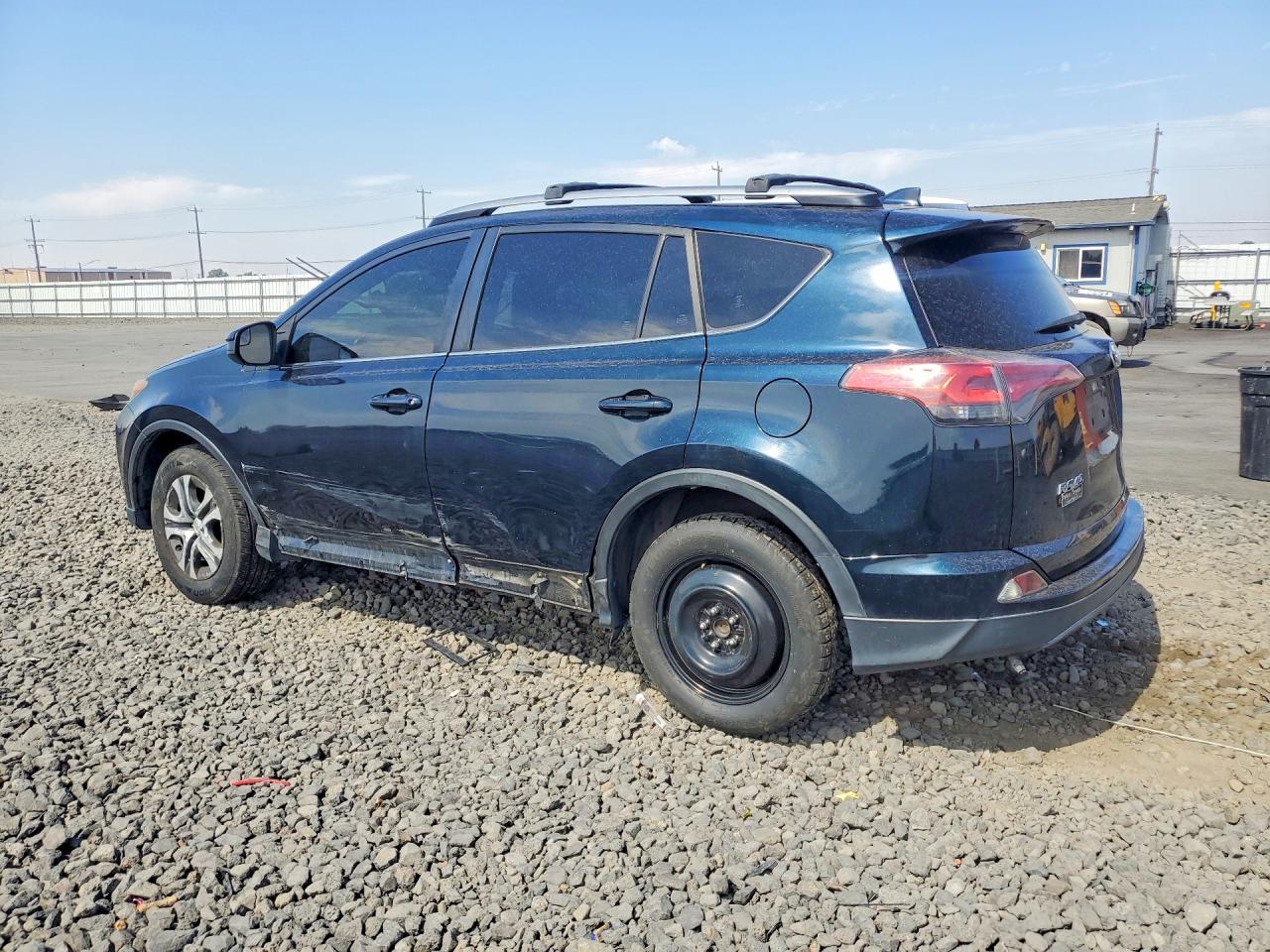 2018 TOYOTA RAV4 LE — снимка 2