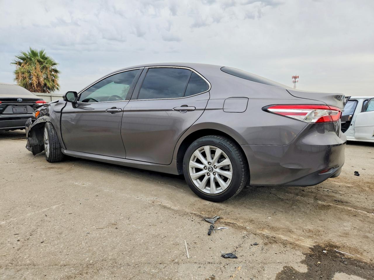 2018 TOYOTA CAMRY LE — снимка 2