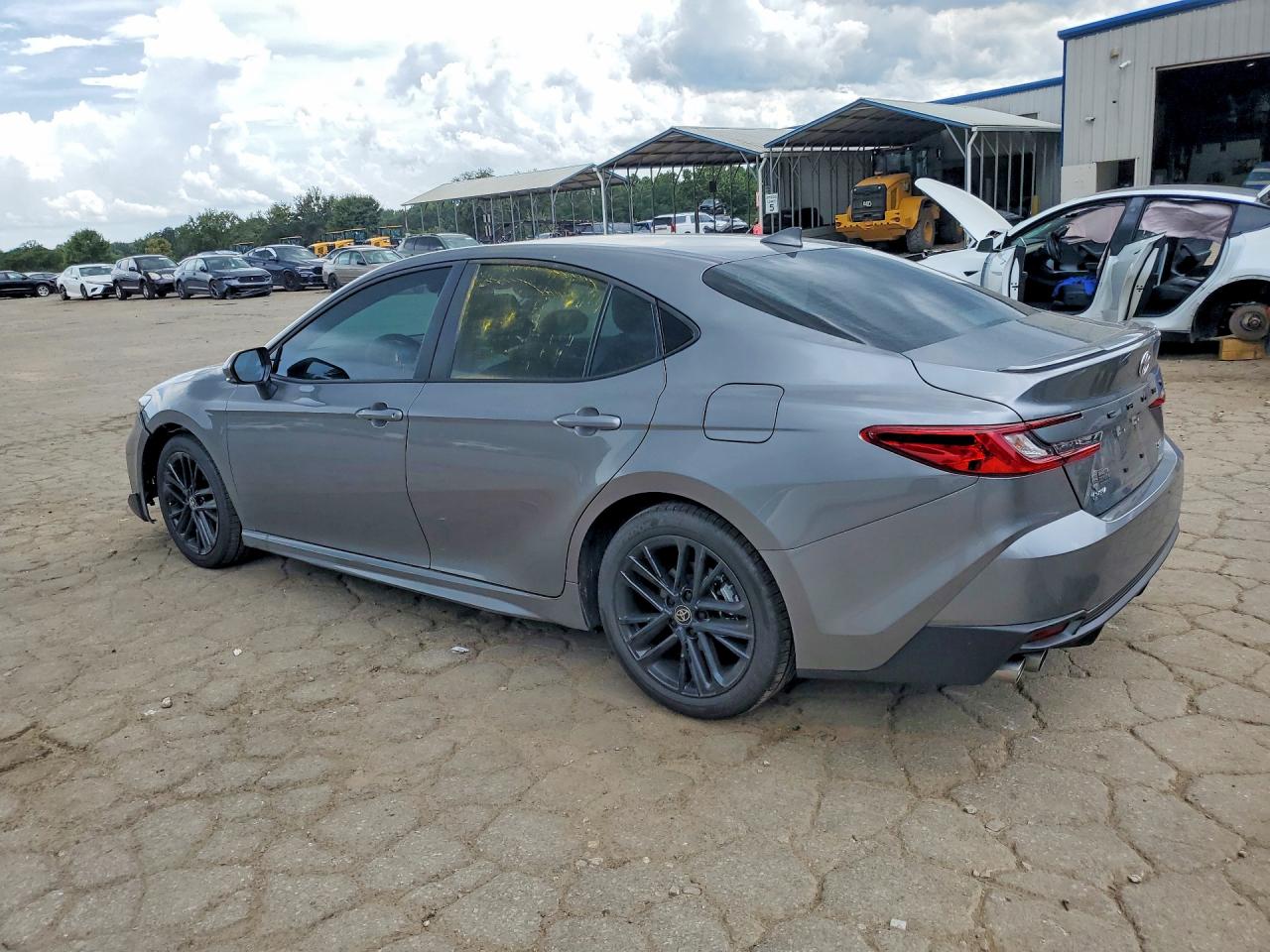 2026 TOYOTA CAMRY SE — снимка 2