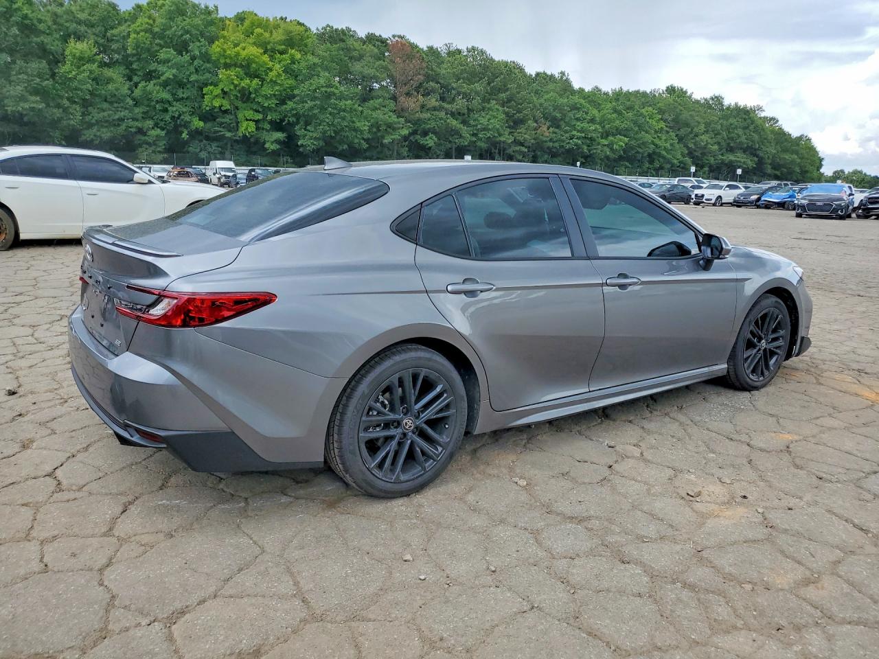2026 TOYOTA CAMRY SE — снимка 3