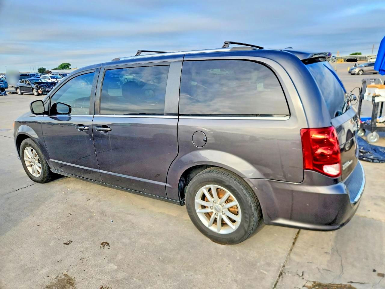 2019 DODGE GRAND CARAVAN SXT — снимка 2