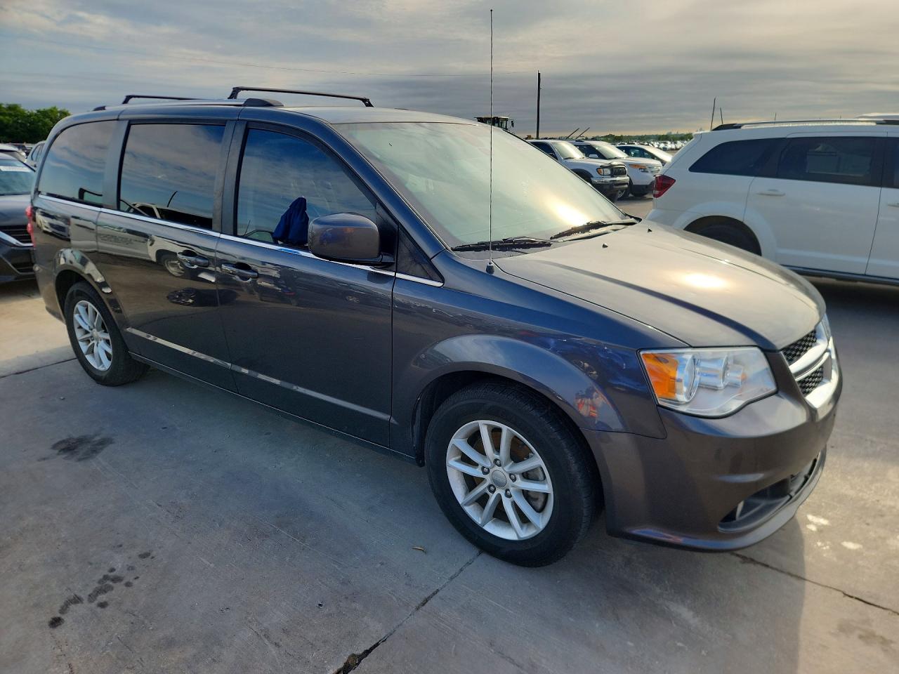 2019 DODGE GRAND CARAVAN SXT — снимка 4
