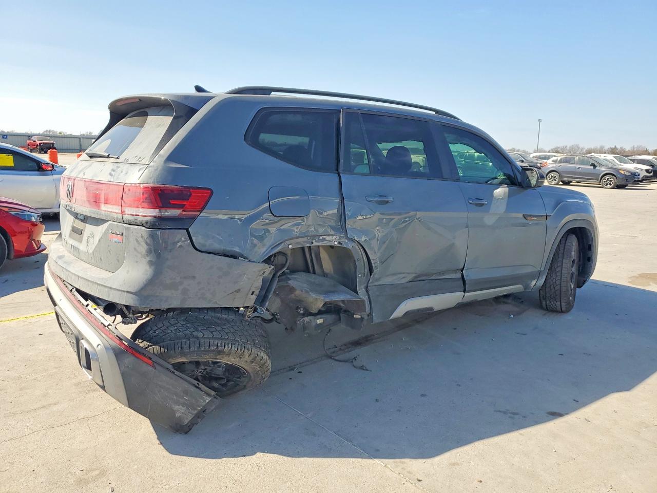 2024 VOLKSWAGEN ATLAS PEAK EDITION SE — снимка 3
