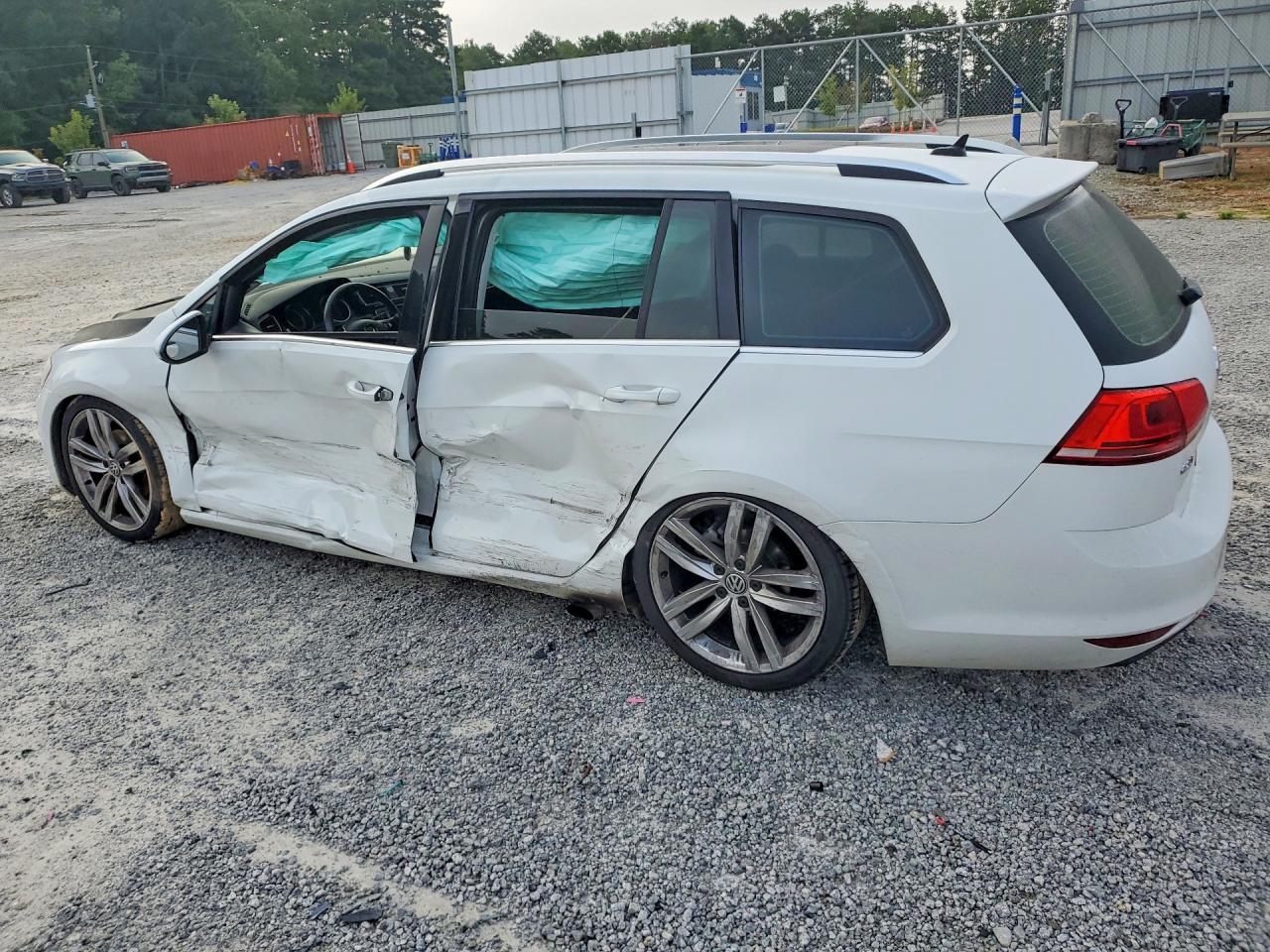 2015 VOLKSWAGEN GOLF SPORTWAGEN TDI S — снимка 2