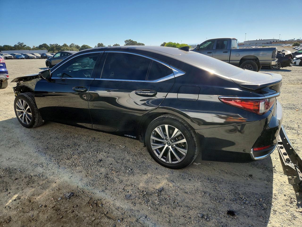 2020 LEXUS ES 300H — снимка 2