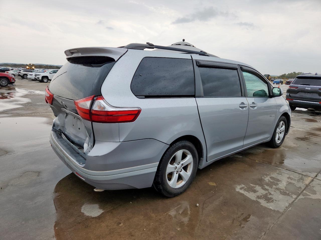 2015 TOYOTA SIENNA LE — снимка 3