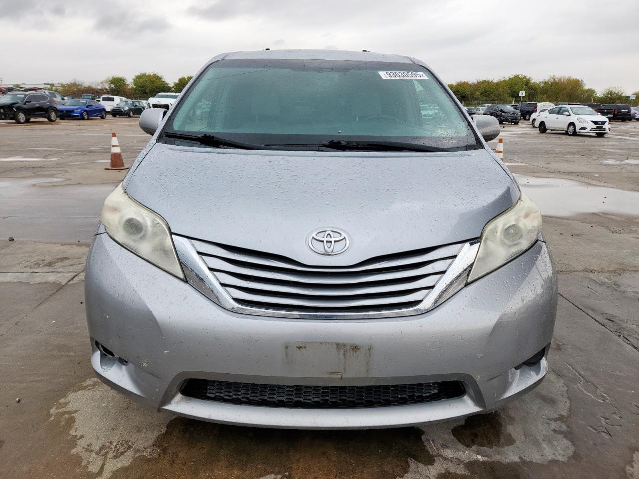 2015 TOYOTA SIENNA LE — снимка 5