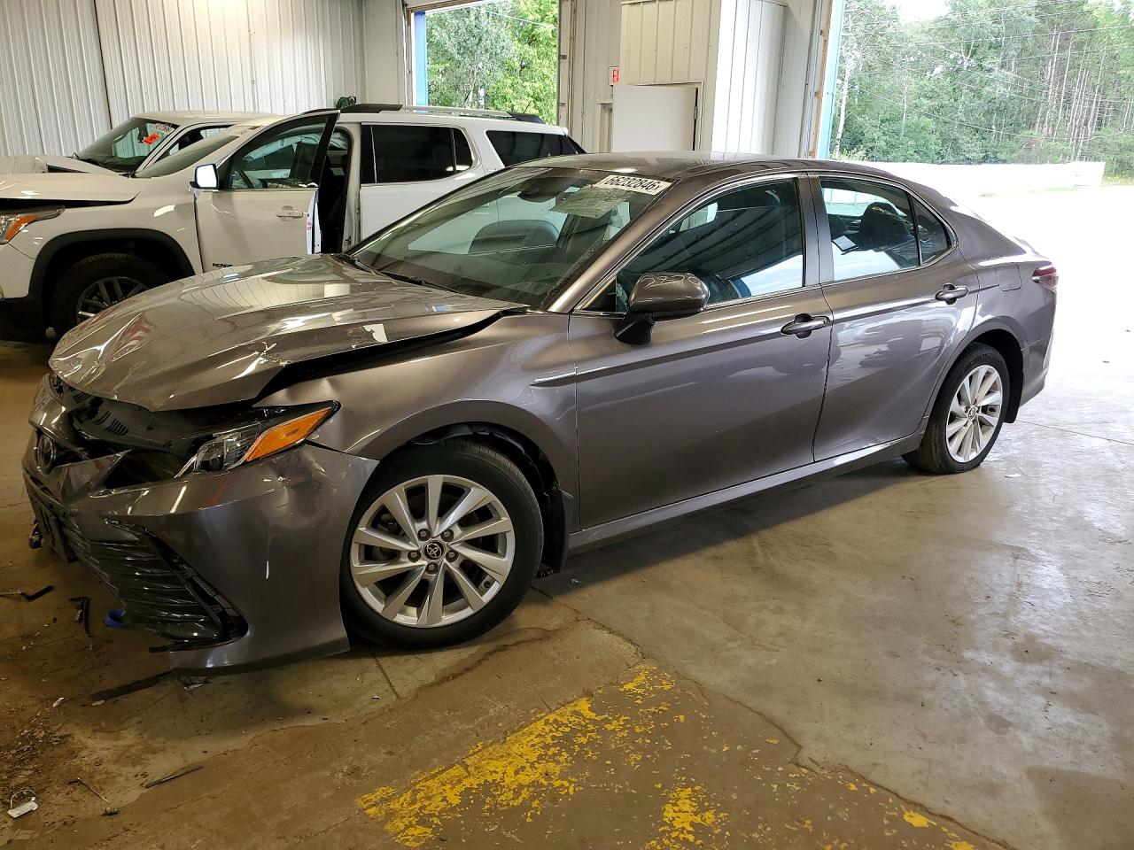 2022 TOYOTA CAMRY LE