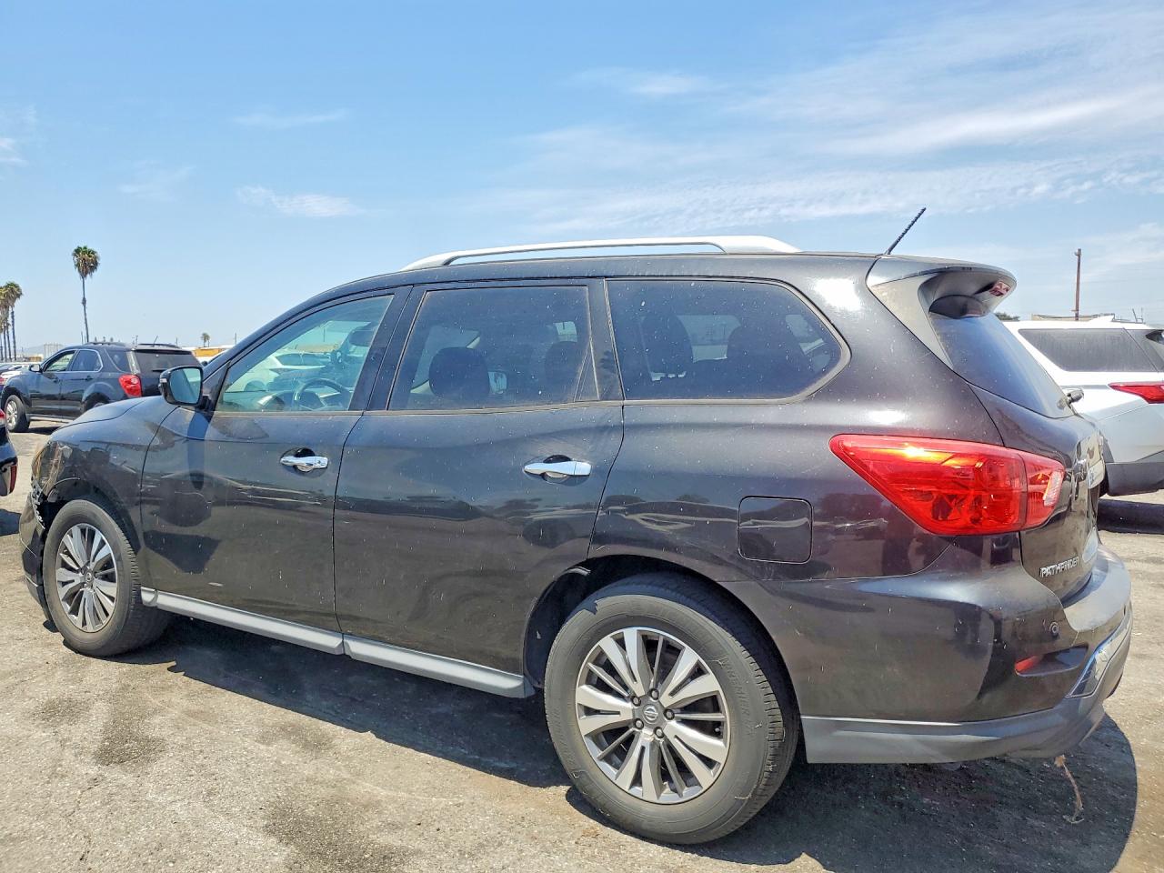2017 NISSAN PATHFINDER SV — снимка 2