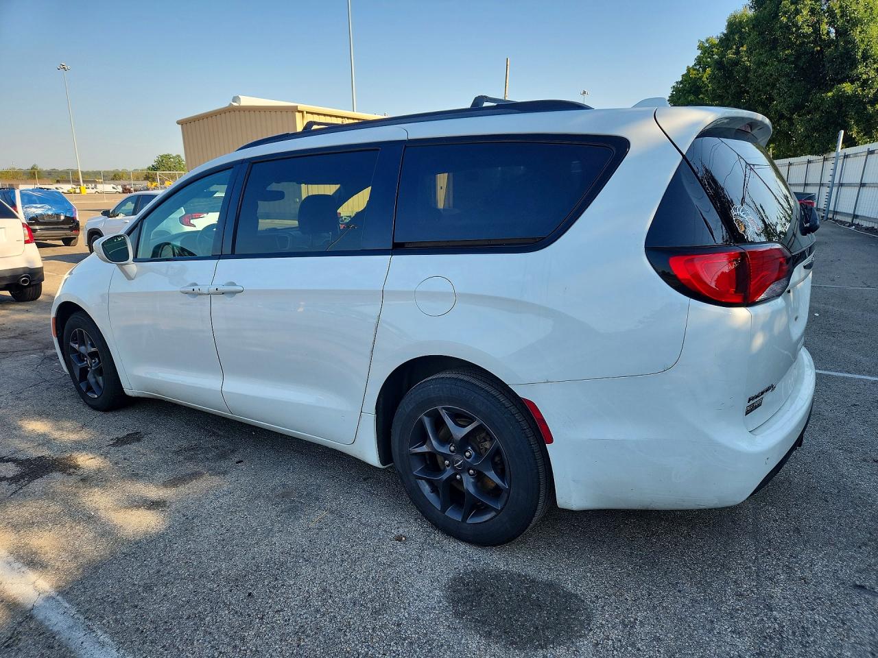 2019 CHRYSLER PACIFICA TOURING L PLUS — снимка 2
