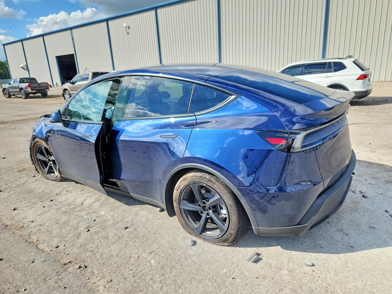 2026 TESLA MODEL Y — снимка 2