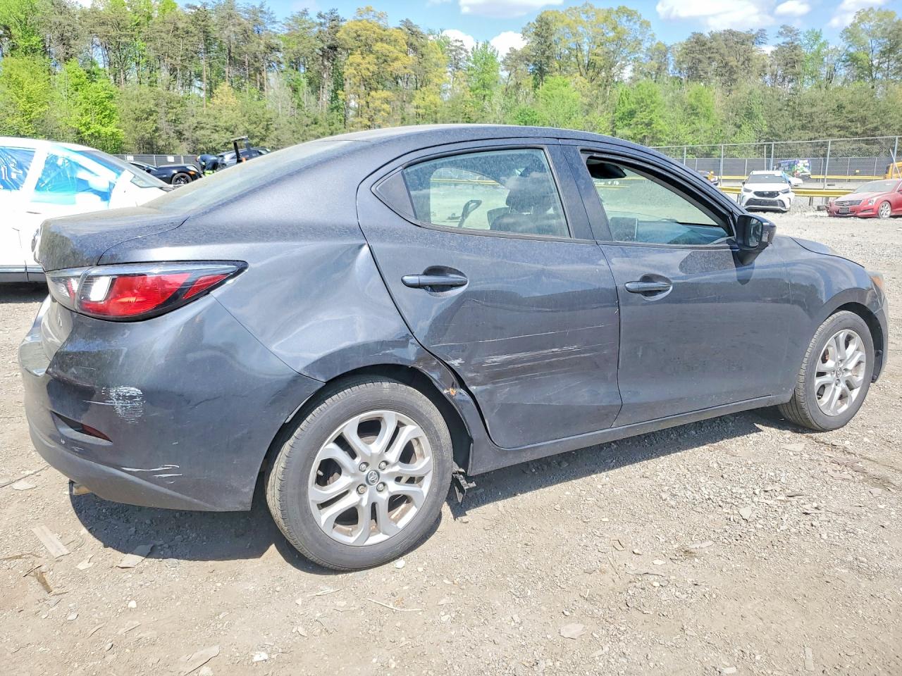 2017 TOYOTA YARIS — снимка 3