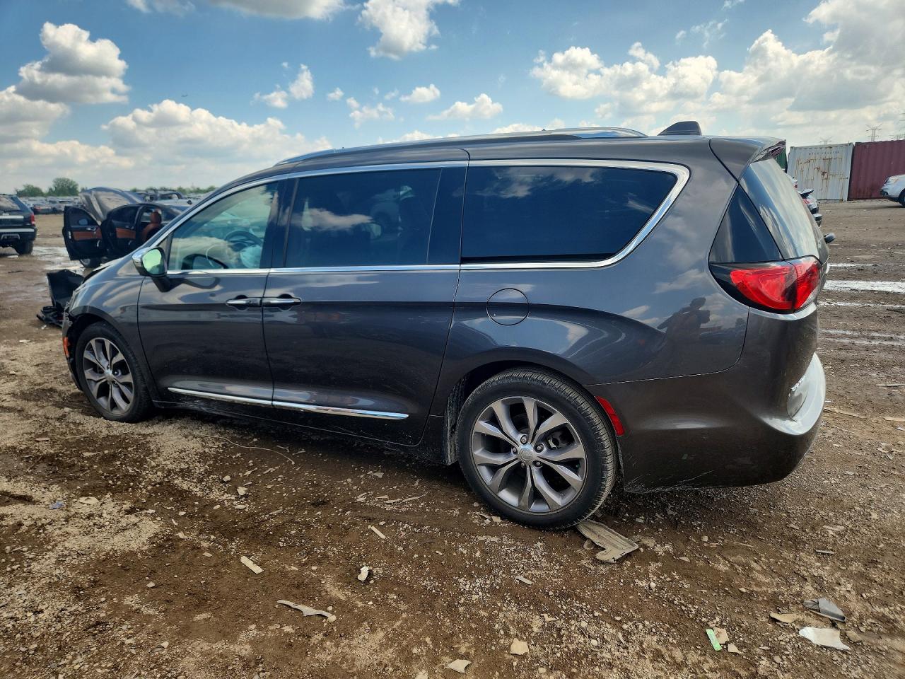 2017 CHRYSLER PACIFICA LIMITED — снимка 2