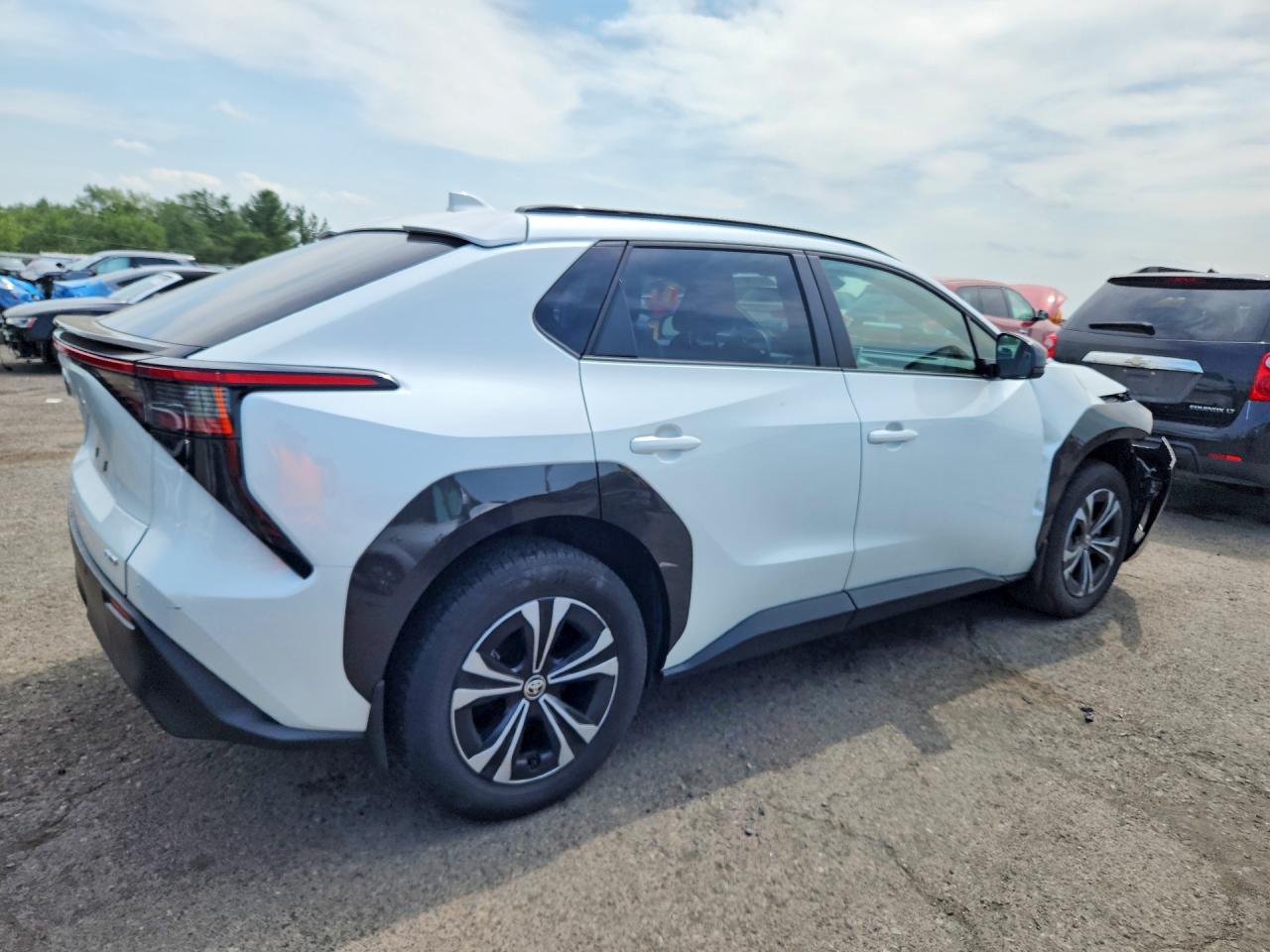 2024 TOYOTA BZ4X XLE — снимка 3