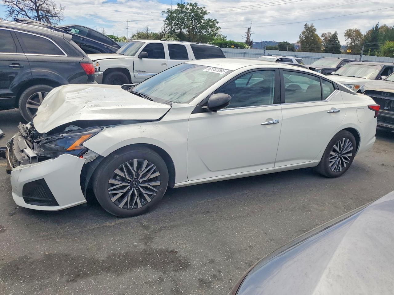 2025 NISSAN ALTIMA SV