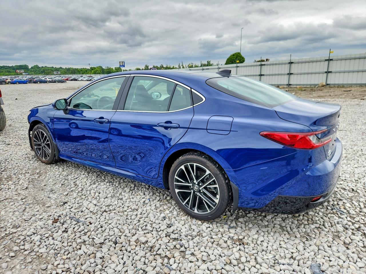 2026 TOYOTA CAMRY XLE — снимка 2