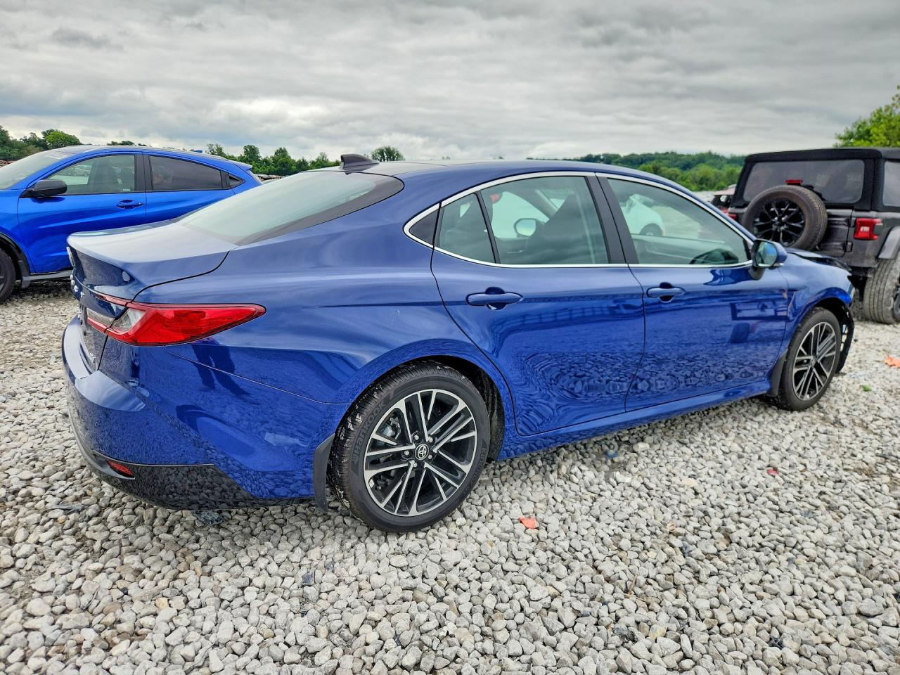 2026 TOYOTA CAMRY XLE — снимка 3