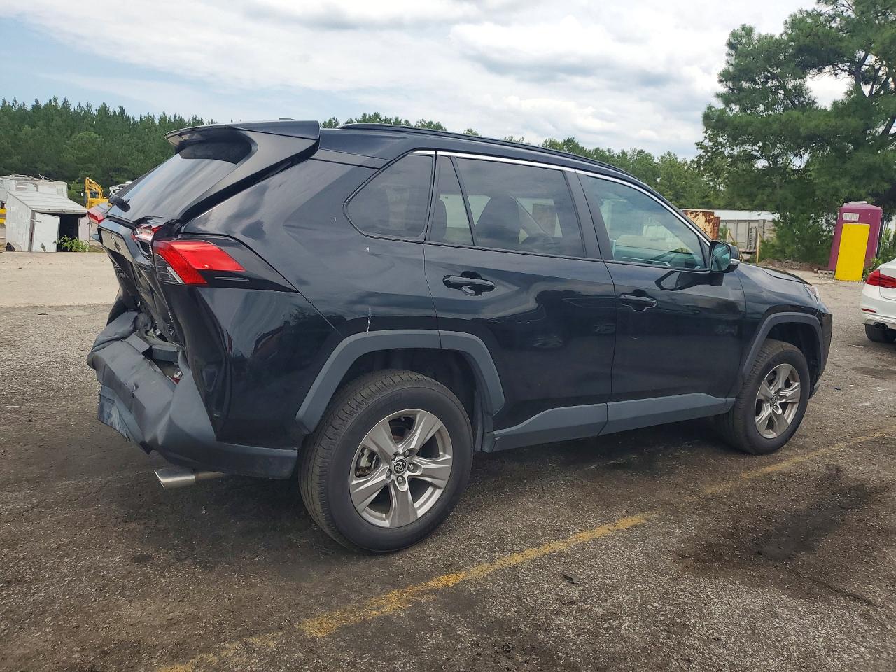 2023 TOYOTA RAV4 XLE — снимка 3
