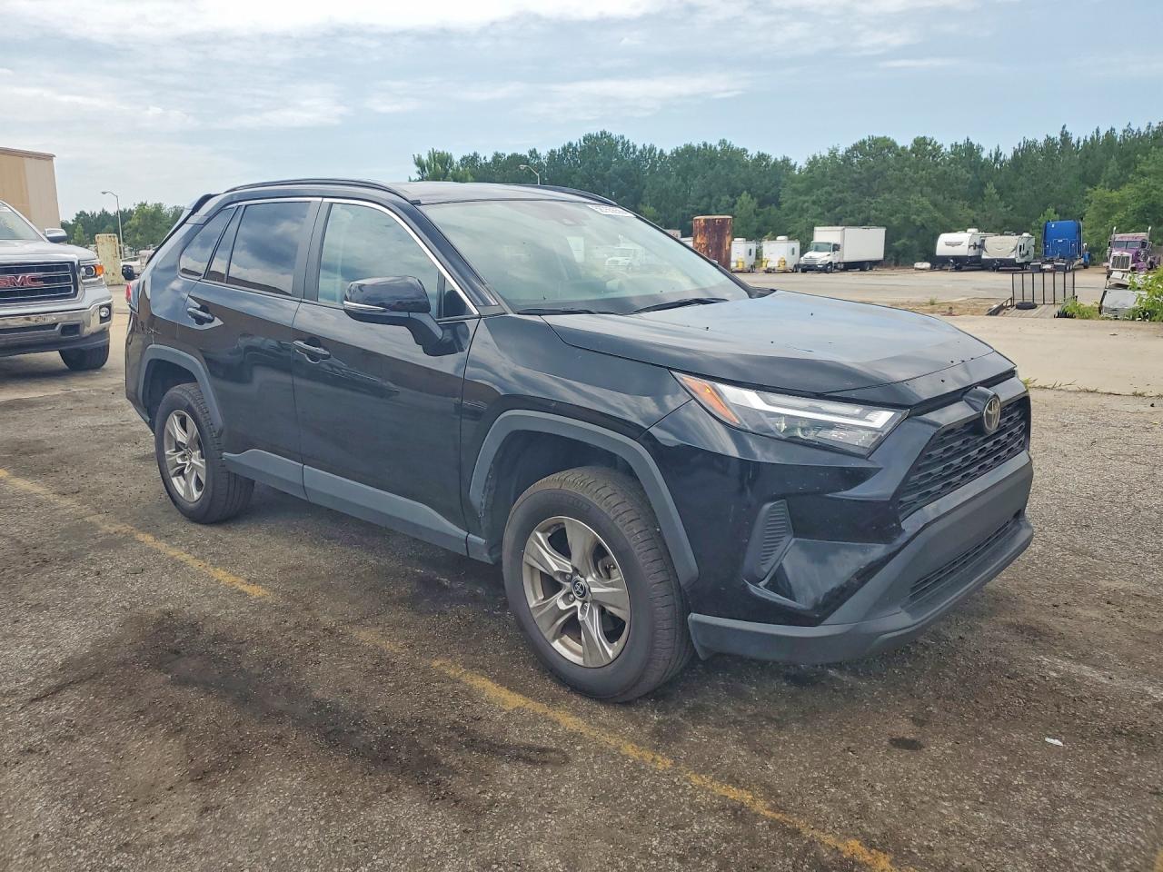 2023 TOYOTA RAV4 XLE — снимка 4