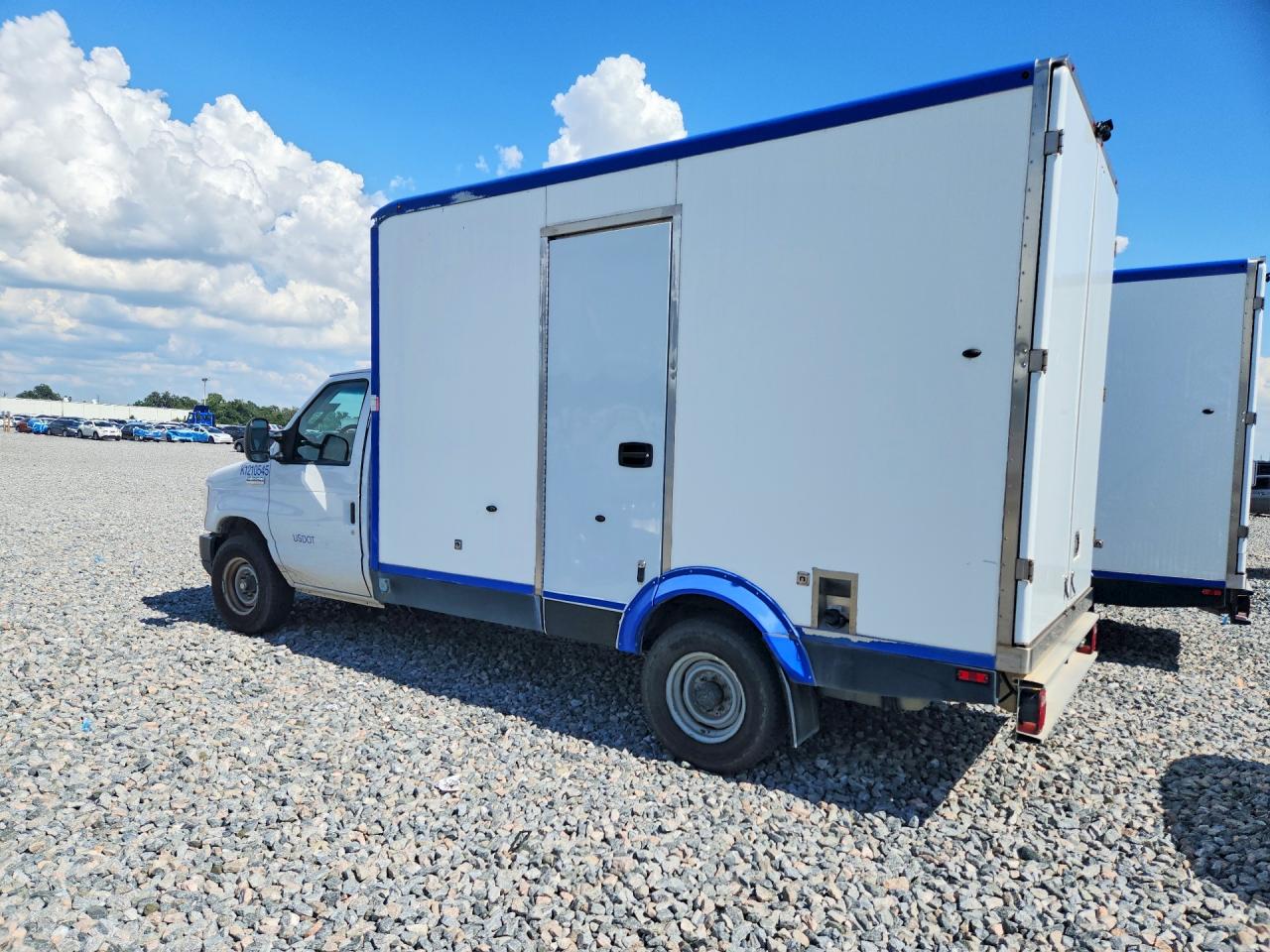 2023 FORD E350 — снимка 2