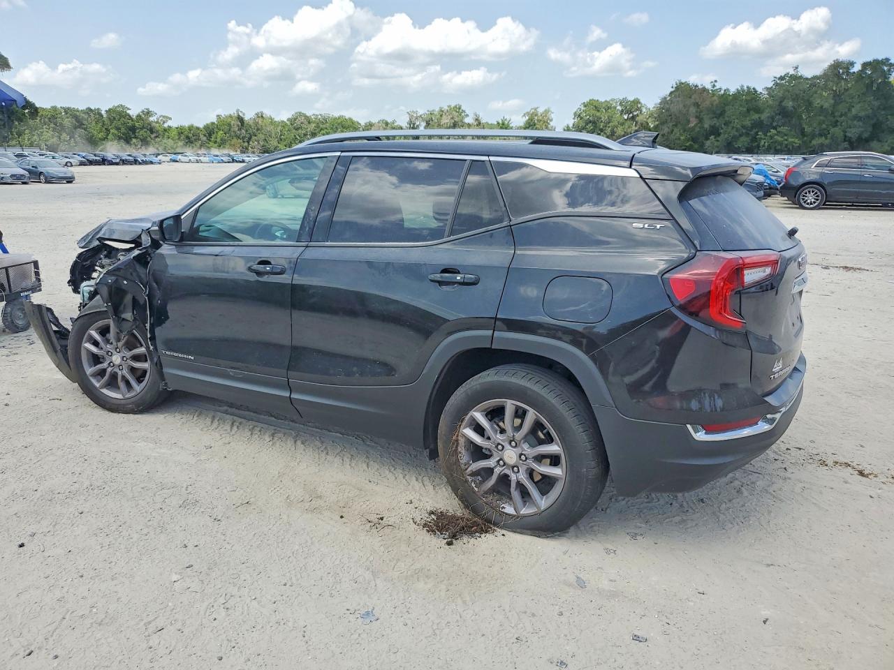 2023 GMC TERRAIN SLT — снимка 2
