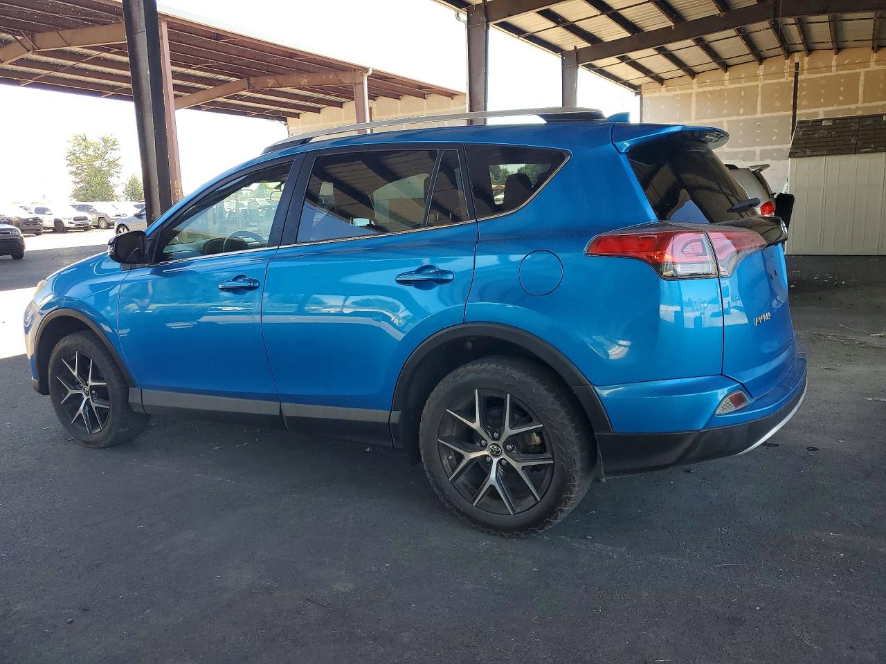 2016 TOYOTA RAV4 SE — снимка 2