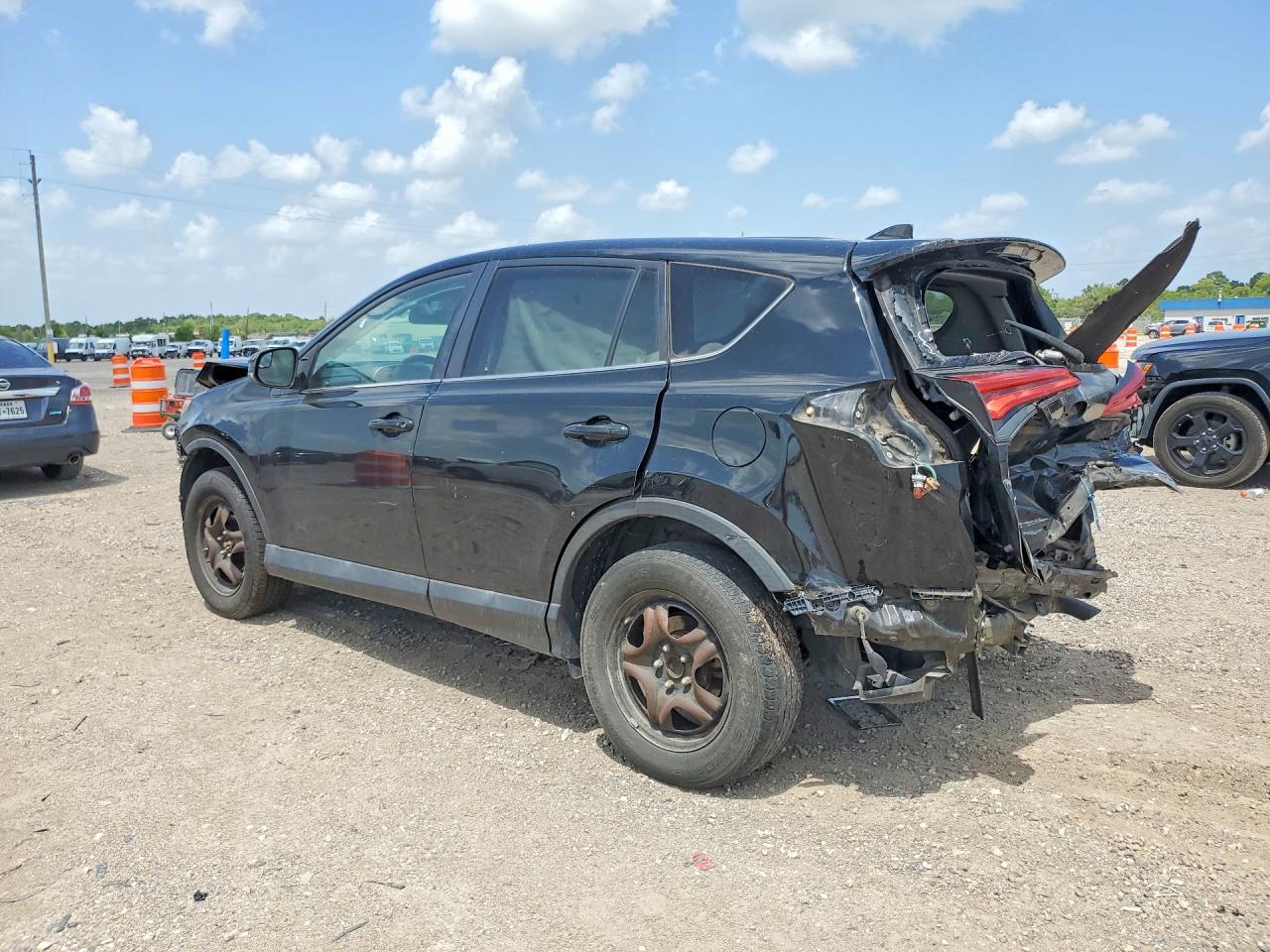 2018 TOYOTA RAV4 LE — снимка 2