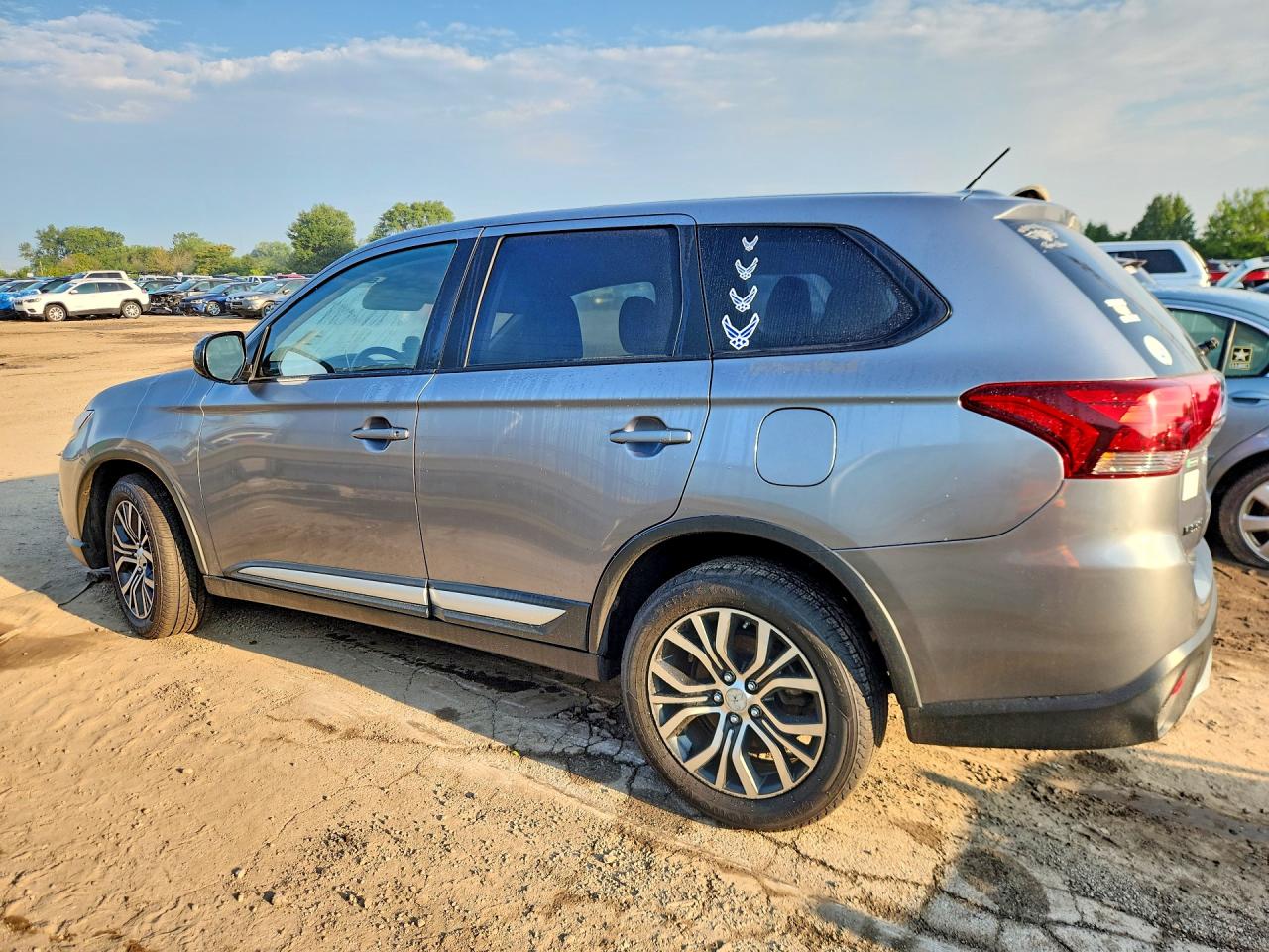 2016 MITSUBISHI OUTLANDER ES — снимка 2