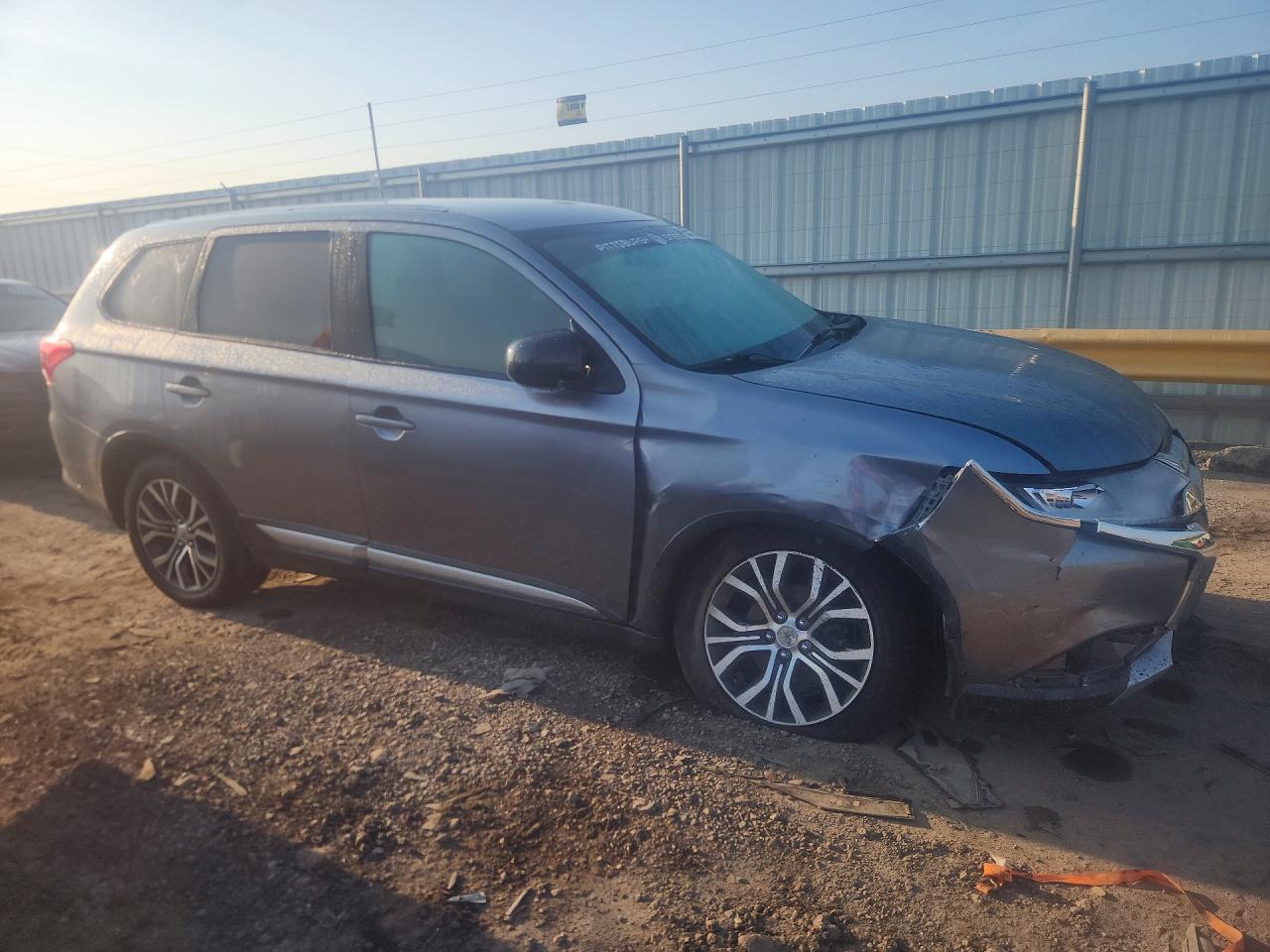 2016 MITSUBISHI OUTLANDER ES — снимка 4