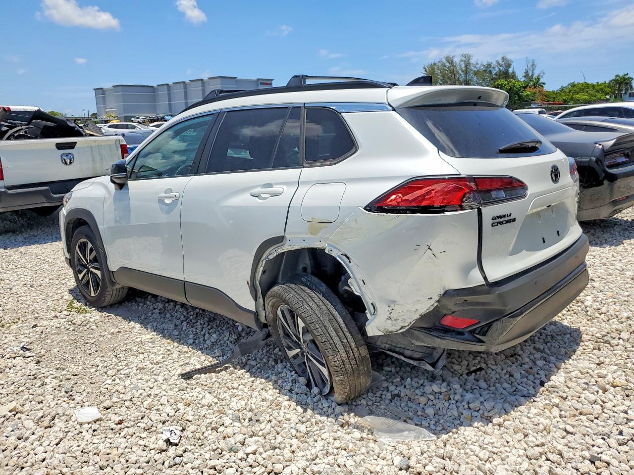 2025 TOYOTA COROLLA CROSS HYBRID XSE — снимка 2