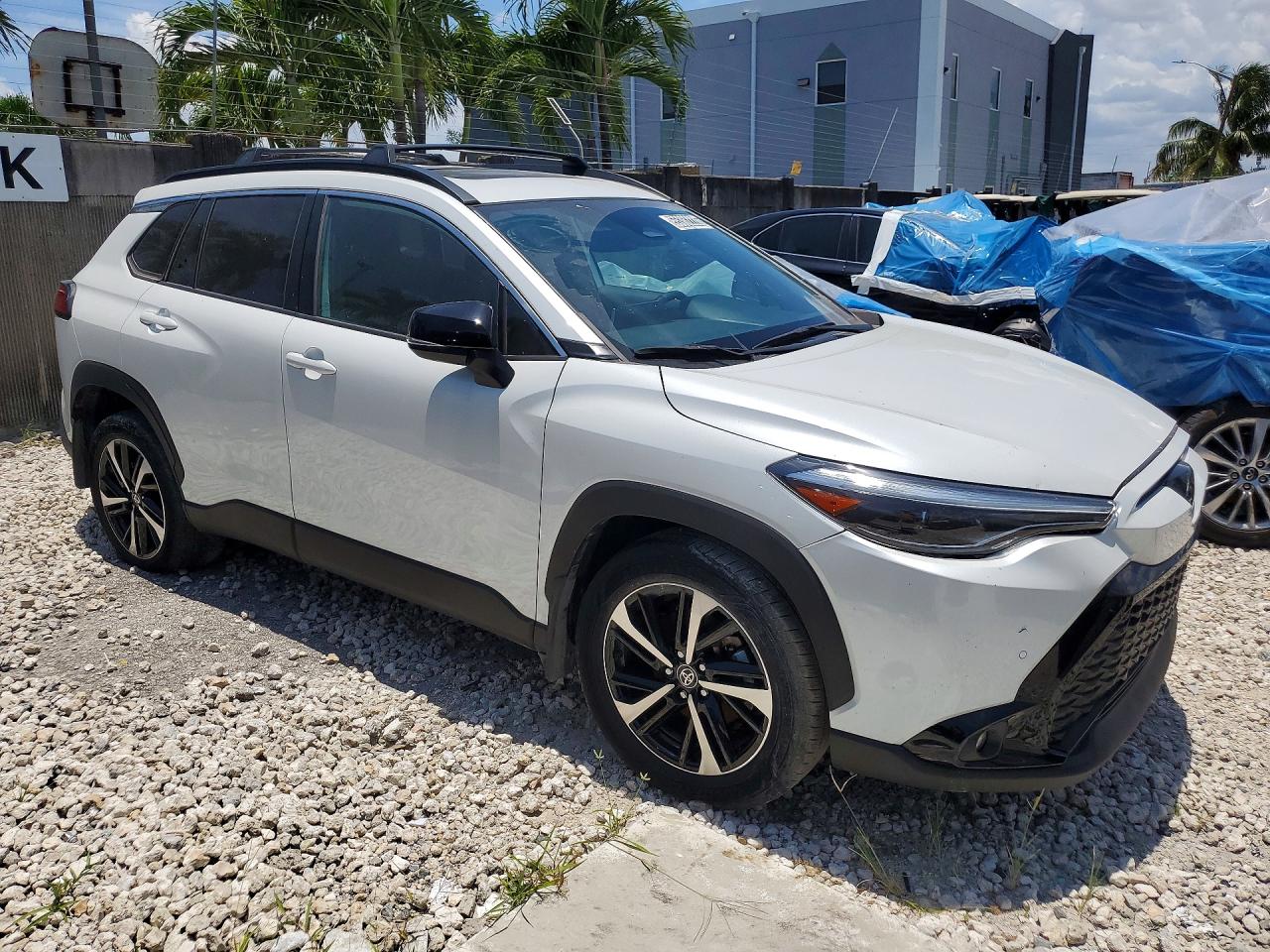 2025 TOYOTA COROLLA CROSS HYBRID XSE — снимка 4