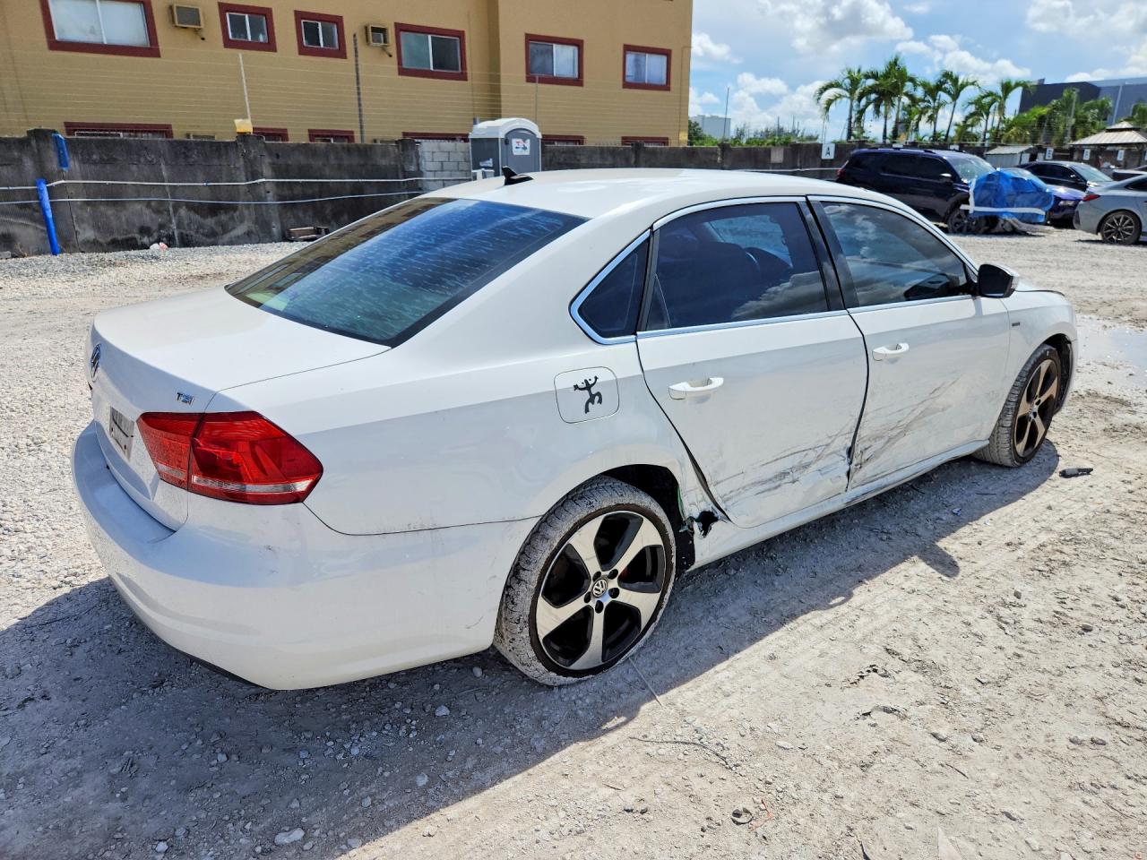 2015 VOLKSWAGEN PASSAT S — снимка 3