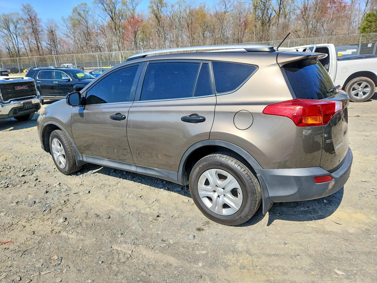 2015 TOYOTA RAV4 LE — снимка 2