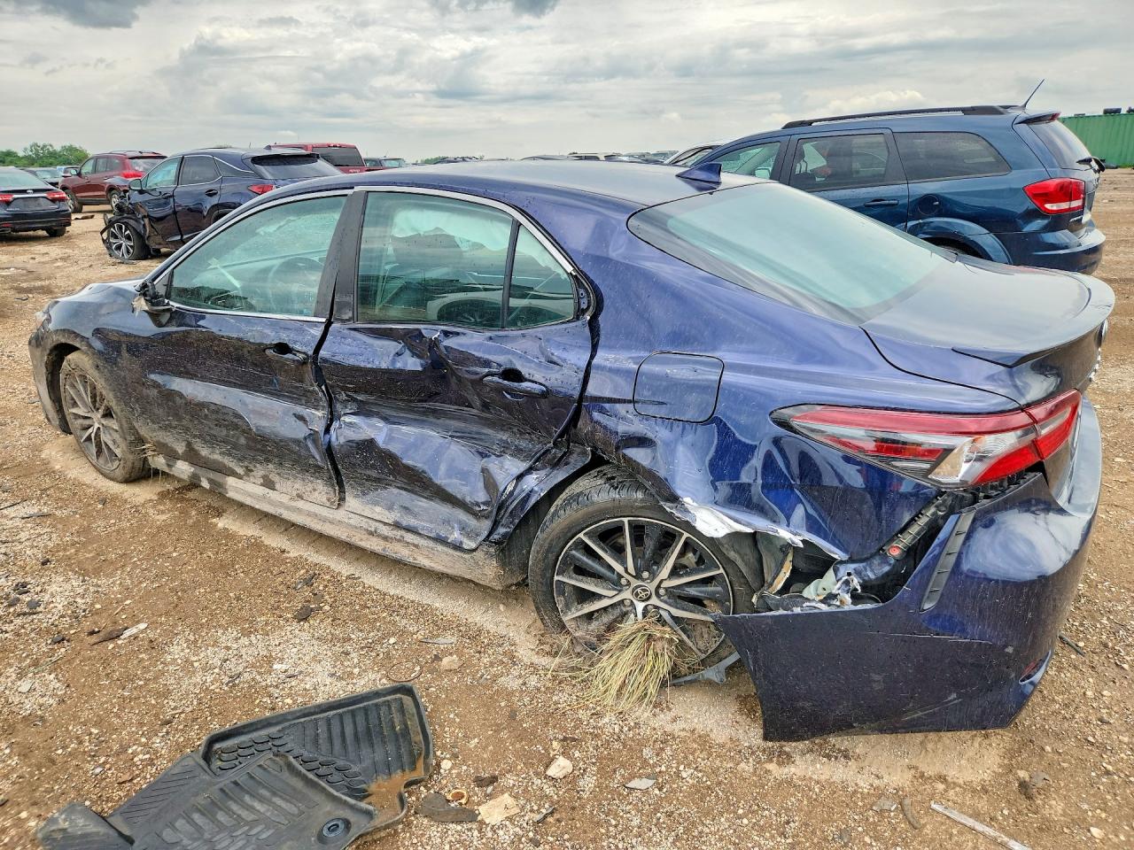2021 TOYOTA CAMRY SE — снимка 2