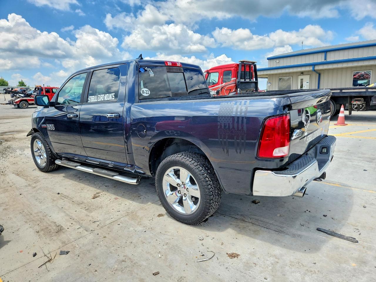 2015 RAM 1500 SLT — снимка 2