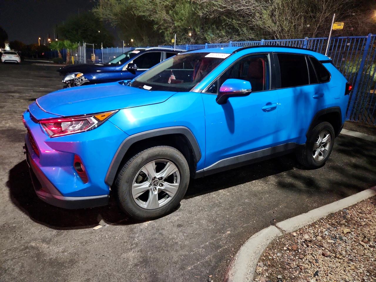 2021 TOYOTA RAV4 XLE