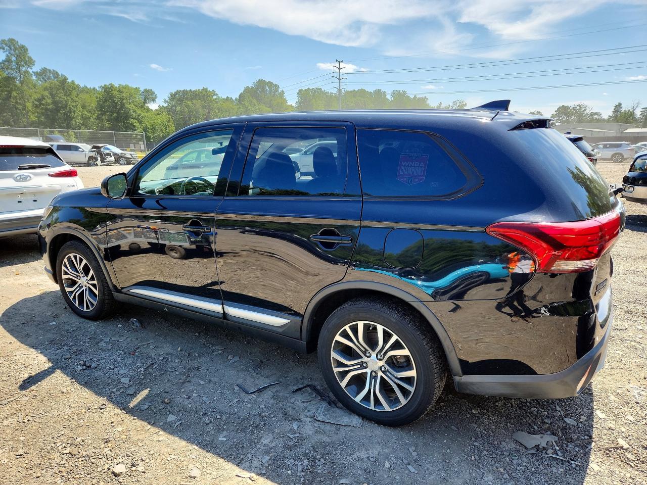 2017 MITSUBISHI OUTLANDER ES — снимка 2
