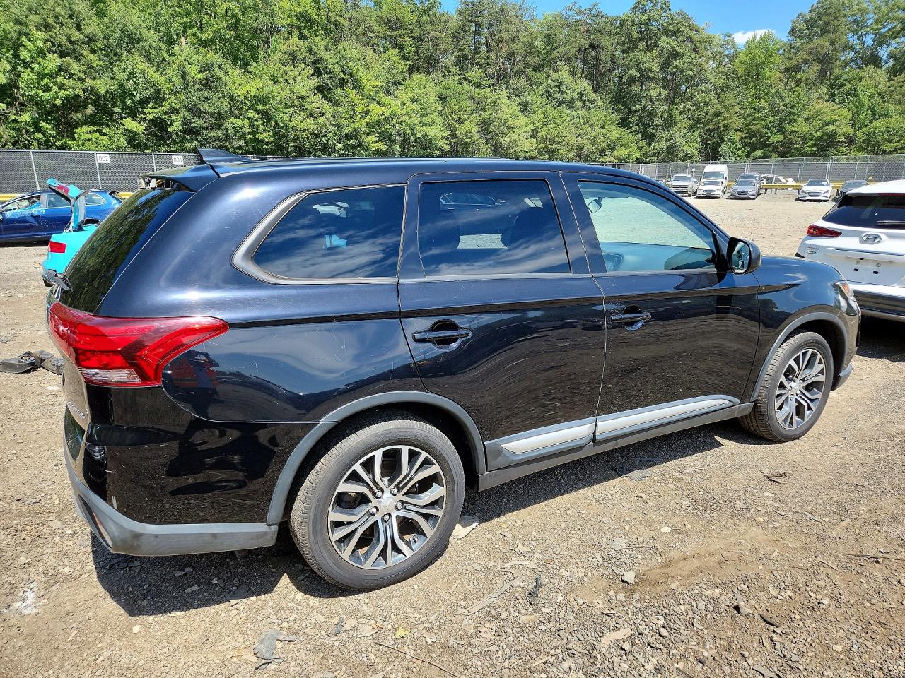 2017 MITSUBISHI OUTLANDER ES — снимка 3